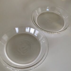pyrex (2) 10 inch glass pie pans